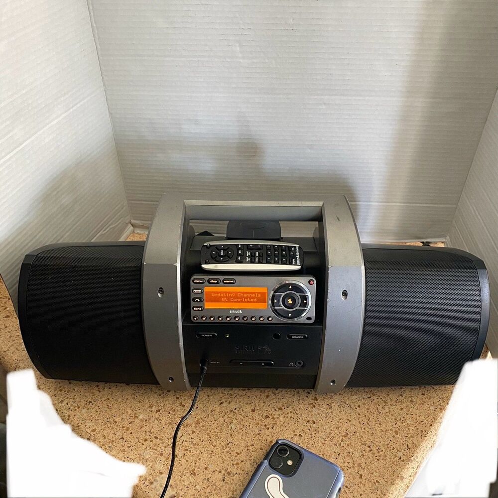 Sirius SV3R w/ SUBX1 Boombox Antenna & Remote *read*